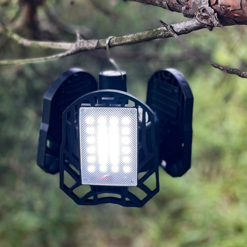 Solarna lampa sa kukicom za vješanje